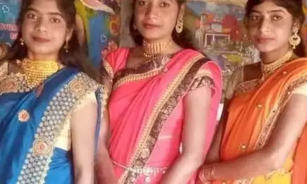 Khandwa Three Sisters Case: एक रस्सी से लटकी मिली तीन बहनें, खंडवा में तीन बहनों की सुसाइड केस में नया मोड़, जानिए क्या है पूरा मामला Khandwa Three Sisters Case: एक रस्सी से लटकी मिली तीन बहनें, खंडवा में तीन बहनों की सुसाइड केस में नया मोड़, जानिए क्या है पूरा मामला