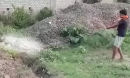 बेगूसराय में रस्‍सी से बांधकर घसीटते हुए ले गए युवक का शव, बिहार पुलिस का अमानवीय चेहरा आया सामने