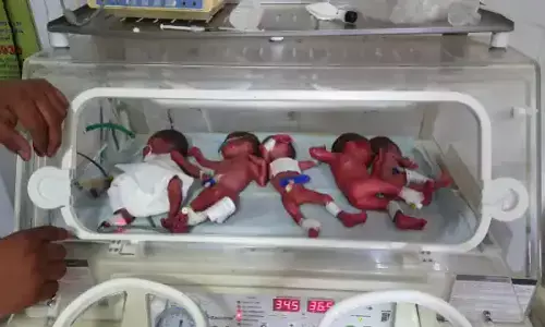 राजस्थान  मे एक महिला ने दिया 5 बच्चों को जन्म, बच्चो को देखने के लिए ललायति हो उठे लोग। राजस्थान  मे एक महिला ने दिया 5 बच्चों को जन्म, बच्चो को देखने के लिए ललायति हो उठे लोग।