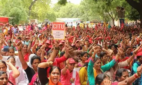 कर्मचारी का दर्जा मिलने तक जारी रहेगा संघर्ष के नारे के साथ आंगनवाड़ी कर्मियों का धरना हुआ समाप्त कर्मचारी का दर्जा मिलने तक जारी रहेगा संघर्ष के नारे के साथ आंगनवाड़ी कर्मियों का धरना हुआ समाप्त