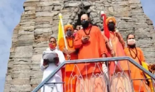 श्री अमरनाथ की पवित्र छड़ी मुबारक शंकराचार्य मंदिर पहुंची, इस तारीख को पवित्र गुफा में करेगी प्रवेश श्री अमरनाथ की पवित्र छड़ी मुबारक शंकराचार्य मंदिर पहुंची, इस तारीख को पवित्र गुफा में करेगी प्रवेश