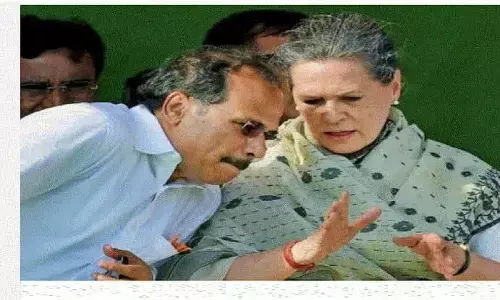 सोनिया को अधीर रंजन चौधरी से इतना मोह क्यों? सोनिया को अधीर रंजन चौधरी से इतना मोह क्यों?