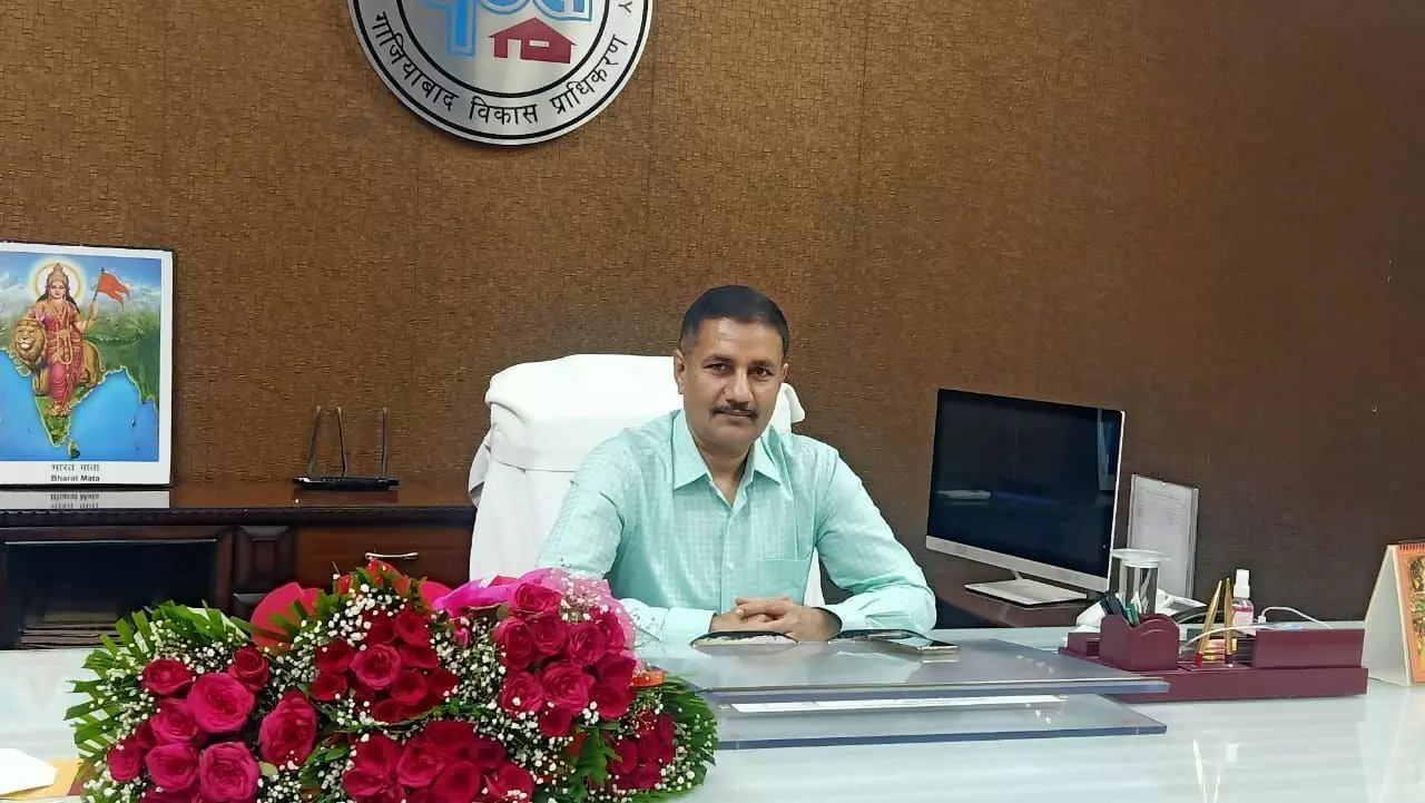 जीडीए में बुजुर्गों से करें फ्रेंडली बर्ताव: जीडीए वीसी राकेश कुमार सिंह जीडीए में बुजुर्गों से करें फ्रेंडली बर्ताव: जीडीए वीसी राकेश कुमार सिंह