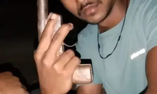 अबैध तमंचे के साथ साथ ,युवक की तस्वीर हुई वायरल ,पुलिस मामले कि जांच मे जुटी।