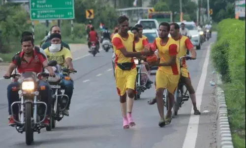 Kanwar Yatra डाक काँवड़: युवा शक्ति का पर्व कांवड़ यात्रा Kanwar Yatra डाक काँवड़: युवा शक्ति का पर्व कांवड़ यात्रा