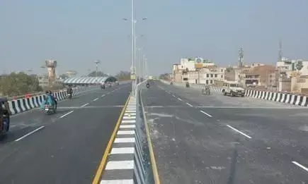 ट्रांसपोर्ट नगर से देवरिया बाईपास तक बनेगा फ्लाईओवर, 550 करोड़ रुपये आएगी लागत ट्रांसपोर्ट नगर से देवरिया बाईपास तक बनेगा फ्लाईओवर, 550 करोड़ रुपये आएगी लागत