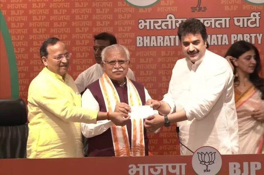 कुलदीप बिश्नोई बीजेपी में शामिल, कल कांग्रेस विधायक के पद से दिया था इस्तीफा कुलदीप बिश्नोई बीजेपी में शामिल, कल कांग्रेस विधायक के पद से दिया था इस्तीफा