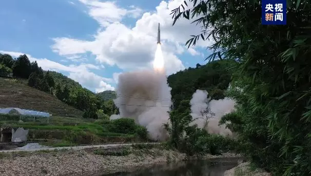 चीन ने ताइवान के समुद्री तट के पास 11 बैलिस्टिक मिसाइलें दागीं; 5 जापान के इलाके में गिरीं, बढ़ रहा दोनों देशों के बीच तनाव!