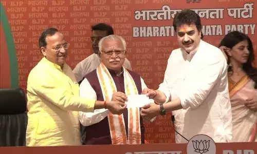 कुलदीप बिश्नोई बीजेपी में शामिल, कल कांग्रेस विधायक के पद से दिया था इस्तीफा कुलदीप बिश्नोई बीजेपी में शामिल, कल कांग्रेस विधायक के पद से दिया था इस्तीफा