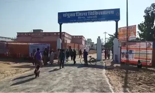 एक ही दिन में 3 नवजात बच्चों की हई मौत, अस्पताल में मचा हड़कंप एक ही दिन में 3 नवजात बच्चों की हई मौत, अस्पताल में मचा हड़कंप
