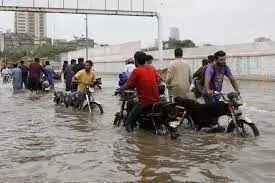 पाकिस्तान में जबरदस्त बारिश और बाढ़ से अब तक पांच सौ से अधिक मरे