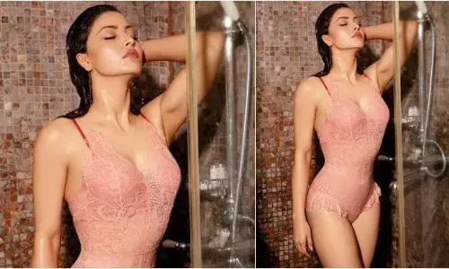 Urvashi Rautela Sexy Video Photo: बेस्ट क्रिटिक चॉइस अवॉर्ड जीतने के बाद उर्वशी ने शेयर किया ग्लैमरस वीडियो
