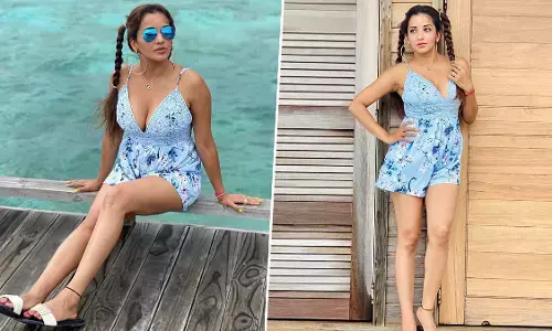 Monalisa Sexy Video Photo: भोजपुरी एक्ट्रेस मोनालिसा ने शॉर्ट ड्रेस पहनकर बढ़ाई गर्मी, बोल्ड लुक है कातिलाना