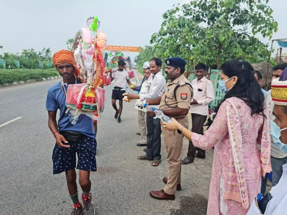 जिला प्रशासन ने कांवड़ियों की सेवा के लिए लगाया चिकित्सा व अल्पाहार शिविर