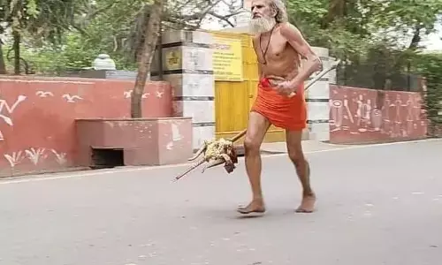 91 वर्ष के लाल बाबा 35 मिनट में पूरी करते हैं वृंदावन की परिक्रमा?