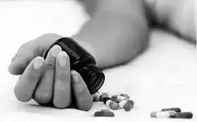 दरोगा की वादाखिलाफी और धोखेबाजी से तंग आकर युवती ने खाया जहर,मामले कि भनक लगते ही कप्तान ने किया ,दरोगा को सस्पेंड। दरोगा की वादाखिलाफी और धोखेबाजी से तंग आकर युवती ने खाया जहर,मामले कि भनक लगते ही कप्तान ने किया ,दरोगा को सस्पेंड।