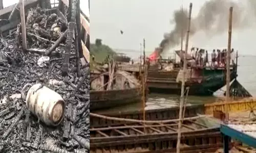 बिहार में बड़ा हादसा: गंगा नदी में नाव पर सिलेंडर ब्लास्ट, 4 लोगों की मौत, कई घायल बिहार में बड़ा हादसा: गंगा नदी में नाव पर सिलेंडर ब्लास्ट, 4 लोगों की मौत, कई घायल