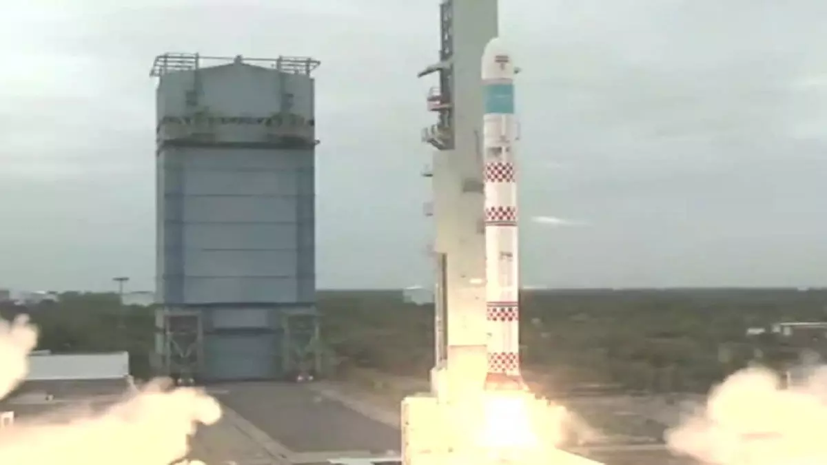 ISRO ने रच दिया इतिहास : भारत का पहला छोटा रॉकेट SSLV किया गया लॉन्च, जानें क्या है ये और इसकी खासियत