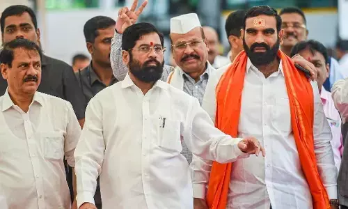 Maharashtra Cabinet Expansion: महाराष्ट्र में शिंदे सरकार का मंत्रिमंडल विस्तार आज, ये ले सकते हैं शपथ Maharashtra Cabinet Expansion: महाराष्ट्र में शिंदे सरकार का मंत्रिमंडल विस्तार आज, ये ले सकते हैं शपथ