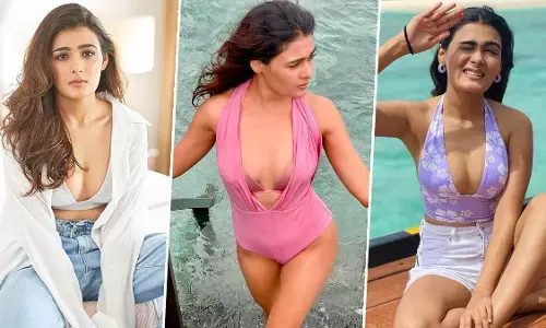 Shalini Pandey Sexy Video Photo: एक्ट्रेस Shalini Pandey ने सेक्सी बिकिनी पहनकर बोल्डनेस से मचाया बवाल, देखें उनकी Sexy Pictures Shalini Pandey Sexy Video Photo: एक्ट्रेस Shalini Pandey ने सेक्सी बिकिनी पहनकर बोल्डनेस से मचाया बवाल, देखें उनकी Sexy Pictures