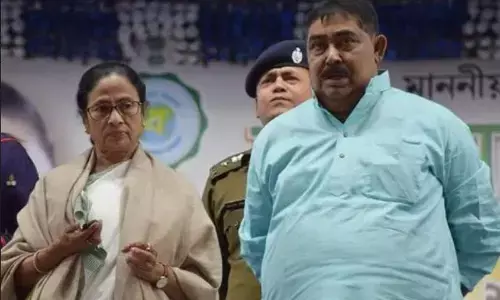 CM ममता को एक और बड़ा झटका : TMC नेता अनुब्रत मंडल को CBI ने किया गिरफ्तार, जानिए- पूरा मामला CM ममता को एक और बड़ा झटका : TMC नेता अनुब्रत मंडल को CBI ने किया गिरफ्तार, जानिए- पूरा मामला