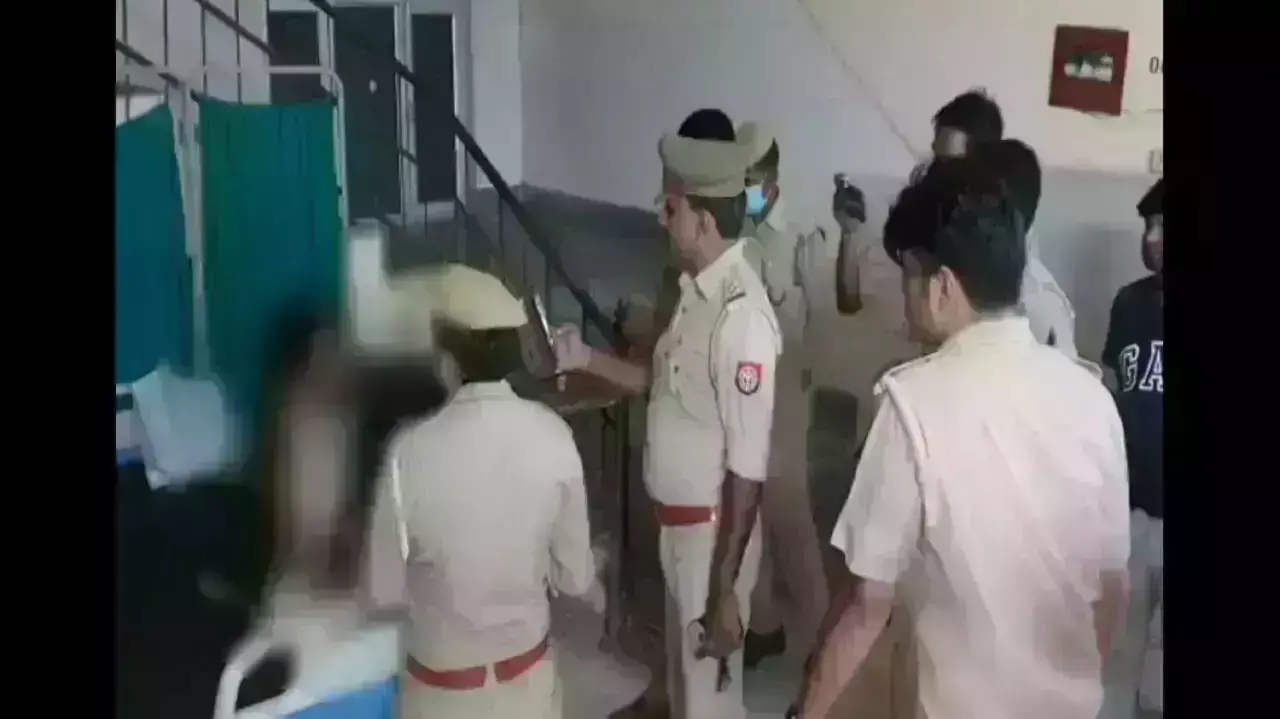 छेडछाड की शिकायत की जांच करने पहुंची पुलिस टीम पर दबंगो ने पीट-पीटकर लिया लहूलुहान