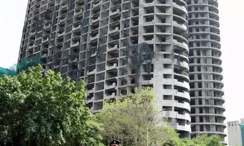 Noida Twin Tower Breaking News: अब 28 अगस्त को गिराए जाएंगे नोएडा के ट्विन टावर, सुप्रीम कोर्ट ने एक हफ्ते का बफर टाइम भी दिया Noida Twin Tower Breaking News: अब 28 अगस्त को गिराए जाएंगे नोएडा के ट्विन टावर, सुप्रीम कोर्ट ने एक हफ्ते का बफर टाइम भी दिया
