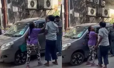 woman, 90 seconds, touching, car, Noida, watch Viral Video