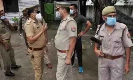 यूपी में बाप ने प्रॉपर्टी से किया बेदखल,  तो बेटे ने बाप और दो सगी बहिनों को मार डाला, माँ ने भागकर बचाई जान