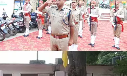 एडीजी अखिल कुमार और एसएसपी डॉ.गौरव ग्रोवर ने भी किया झंडारोहण,पुलिसकर्मियों की कर्तव्यनिष्ठा की दिलाई शपथ