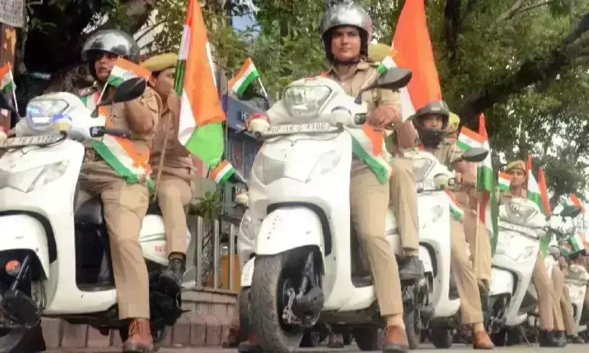 рдиреЛрдПрдбрд╛ рдореЗ рдорд╣рд┐рд▓рд╛ рдкреБрд▓рд┐рд╕рдХрд░реНрдорд┐рдпреЛрдВ рдиреЗ рдирд┐рдХрд╛рд▓реА рдЧреБрд▓рд╛рдмреА рд░реИрд▓реА рд╡рд░рд┐рд╖реНрда рдЕрдзрд┐рдХрд╛рд░реА рд░рд╣реЗ рдореМрдЬреВрдж рдиреЛрдПрдбрд╛ рдореЗ рдорд╣рд┐рд▓рд╛ рдкреБрд▓рд┐рд╕рдХрд░реНрдорд┐рдпреЛрдВ рдиреЗ рдирд┐рдХрд╛рд▓реА рдЧреБрд▓рд╛рдмреА рд░реИрд▓реА рд╡рд░рд┐рд╖реНрда рдЕрдзрд┐рдХрд╛рд░реА рд░рд╣реЗ рдореМрдЬреВрдж