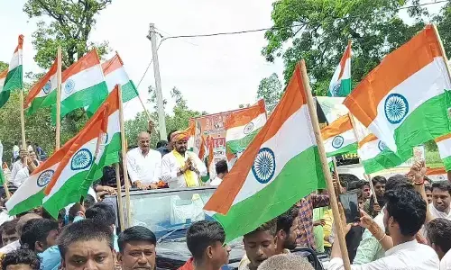 рд▓рдЦрдирдК рдореЗ рддрд┐рд░рдВрдЧрд╛ рдпрд╛рддреНрд░рд╛ рдХреЗ рджреМрд░рд╛рди рдкрдерд░рд╛рд╡, рдЖрд╢рд┐рдпрд╛рдирд╛ рдХреЛрддрд╡рд╛рд▓реА рдХреЗ рдкрд╛рд╕ рдордЪ рдЧрдИ рдЕрдлрд░рд╛- рддрдлрд░реА рд▓рдЦрдирдК рдореЗ рддрд┐рд░рдВрдЧрд╛ рдпрд╛рддреНрд░рд╛ рдХреЗ рджреМрд░рд╛рди рдкрдерд░рд╛рд╡, рдЖрд╢рд┐рдпрд╛рдирд╛ рдХреЛрддрд╡рд╛рд▓реА рдХреЗ рдкрд╛рд╕ рдордЪ рдЧрдИ рдЕрдлрд░рд╛- рддрдлрд░реА