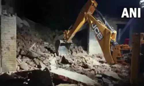 यूपी : मैनपुरी में दर्दनाक हादसा : बेकाबू ट्रक मकान में घुसा, रिटायर्ड सब इंस्पेक्टर समेत चार की मौत, 5 घायल