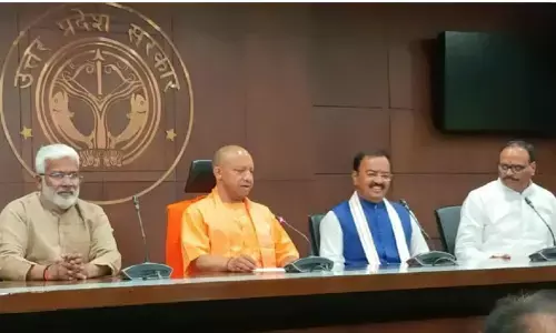 सीएम योगी ने की कैबिनेट मीटिंग,16 प्रस्तावों पर लगी मुहर सीएम योगी ने की कैबिनेट मीटिंग,16 प्रस्तावों पर लगी मुहर