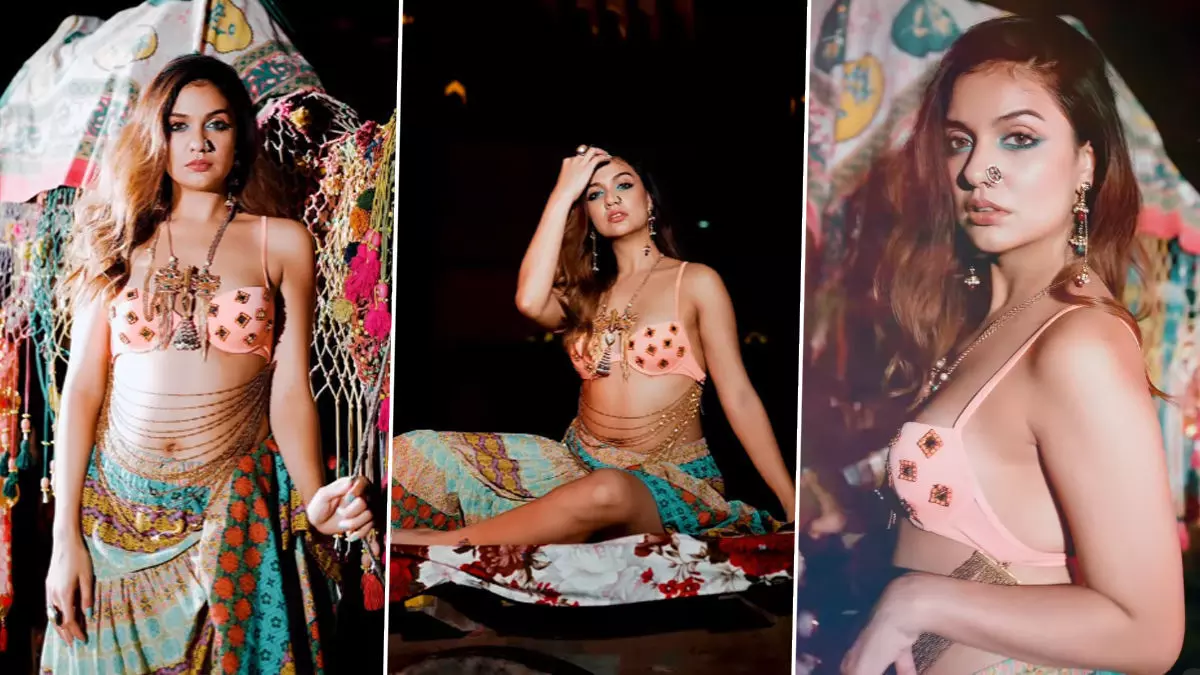 Divya Agarwal Sexy Video Photo: सेक्सी देसी लुक में दिव्या अग्रवाल ने ढाया कहर Divya Agarwal Sexy Video Photo: सेक्सी देसी लुक में दिव्या अग्रवाल ने ढाया कहर