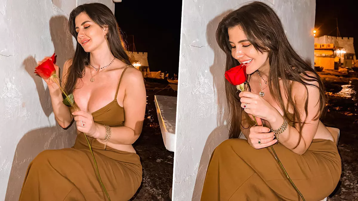 Giorgia Andriani Sexy Video Photo: जॉर्जिया एंड्रियानी ने हॉट आउटफिट में दिए सेक्सी पोज Giorgia Andriani Sexy Video Photo: जॉर्जिया एंड्रियानी ने हॉट आउटफिट में दिए सेक्सी पोज