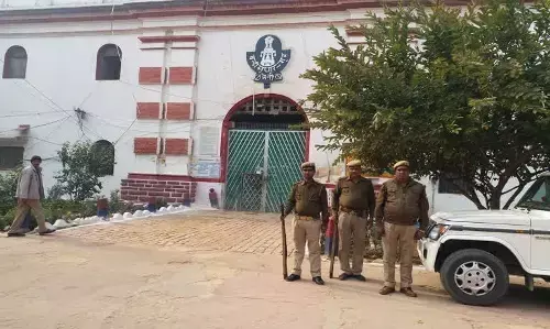 आनंद गिरी को नैनी सेंट्रल जेल से चित्रकूट जेल मे किया गया शिफ्ट,जेल अधीक्षक से विवाद होने के  बाद लिया गया फैसला आनंद गिरी को नैनी सेंट्रल जेल से चित्रकूट जेल मे किया गया शिफ्ट,जेल अधीक्षक से विवाद होने के  बाद लिया गया फैसला