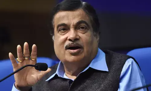 मोदी सरकार के मंत्री नितिन गडकरी के ऐलान से कार चलाने वालों की बल्‍ले-बल्‍ले, सुनकर खुशी से झूम उठे लोग!