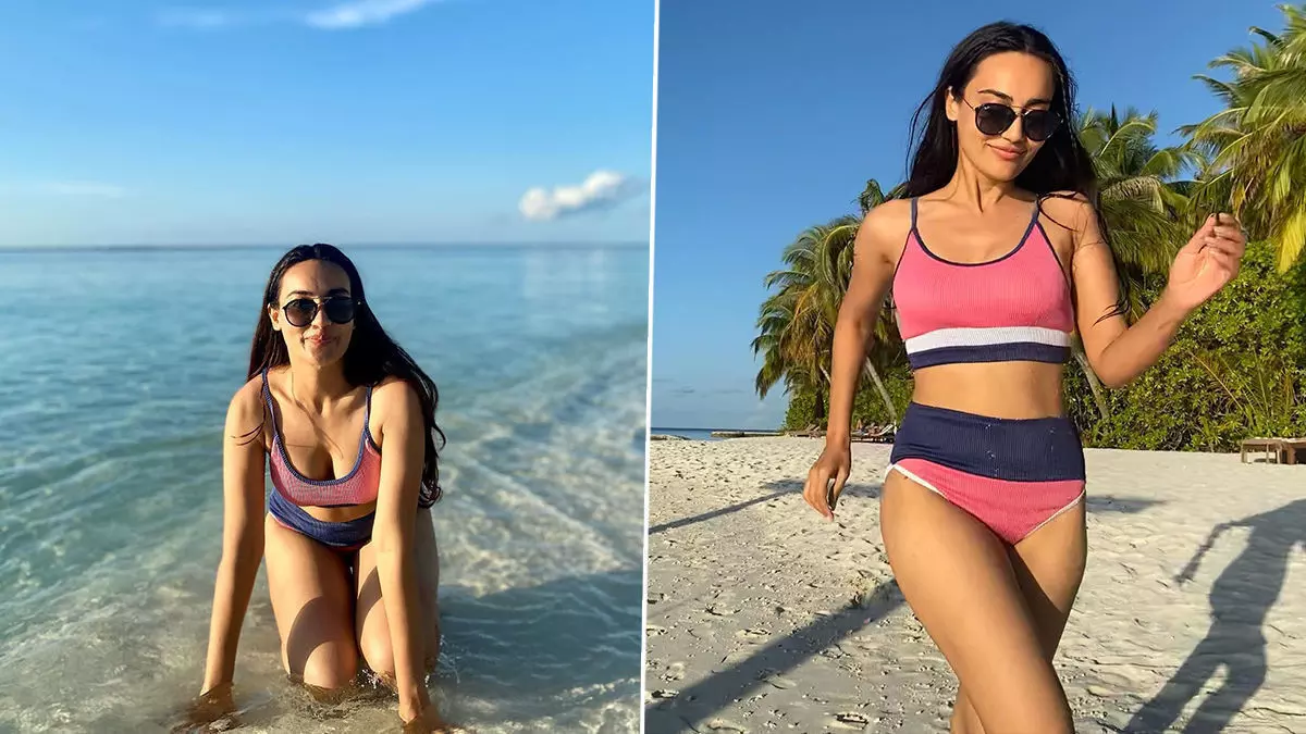 Surbhi Jyoti Sexy Video Photo: सुरभि ज्योति ने हॉट बिकनी पहन बढ़ाया टेम्परेचर, एक्ट्रेस की बोल्डनेस देख यूजर्स के उड़े होश Surbhi Jyoti Sexy Video Photo: सुरभि ज्योति ने हॉट बिकनी पहन बढ़ाया टेम्परेचर, एक्ट्रेस की बोल्डनेस देख यूजर्स के उड़े होश