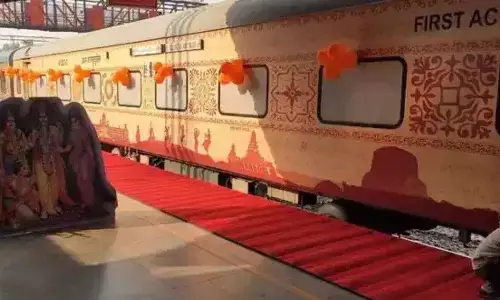 भारतीय रेल 24 अगस्त से चलाने जा रहा भारत गौरव ट्रेन, 20 दिनों के सफर में भोजन, बस सफर, एसी होटल और ये चीजें होंगी फ्री भारतीय रेल 24 अगस्त से चलाने जा रहा भारत गौरव ट्रेन, 20 दिनों के सफर में भोजन, बस सफर, एसी होटल और ये चीजें होंगी फ्री