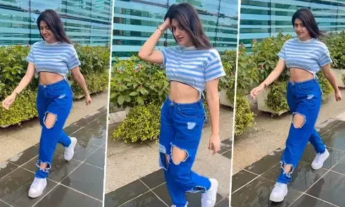 Anjali Arora Sexy Video Photo: अंजलि अरोड़ा ने अपनी सेक्सी अदाओं से बढ़ाया पारा,  यूजर्स हार बैठे अपना दिल