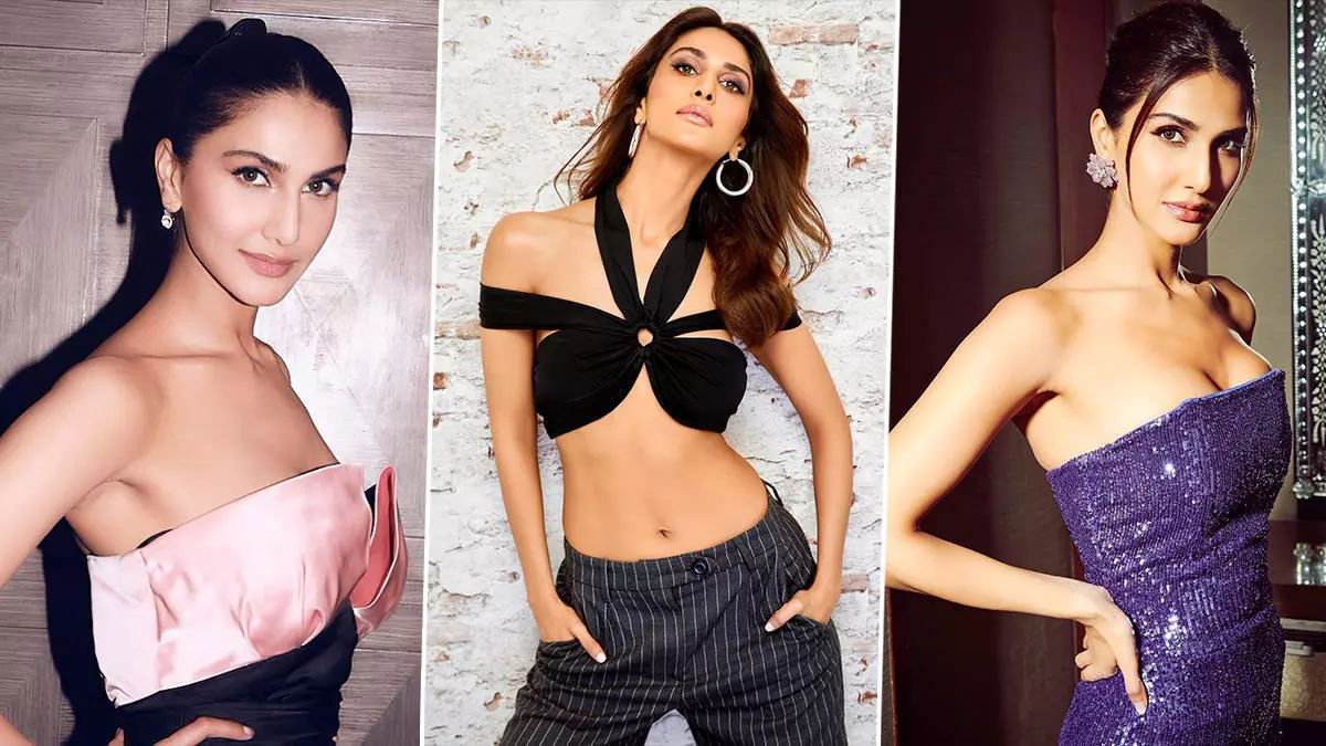 Vaani Kapoor Sexy Video Photo : वाणी कपूर ने जब अपनी हॉटनेस से बढ़ाया सोशल मीडिया का पारा, बड़ी-बड़ी एक्ट्रेस को बोल्डनेस में दी मात Vaani Kapoor Sexy Video Photo : वाणी कपूर ने जब अपनी हॉटनेस से बढ़ाया सोशल मीडिया का पारा, बड़ी-बड़ी एक्ट्रेस को बोल्डनेस में दी मात