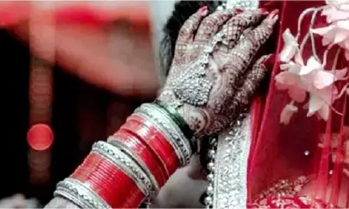 नई नवेली दुल्हन करती है ऐसा काम,कि थाने पहुंचकर  पति ने लगाई गुहार, मामला जानकर आप भी हो जाएंगे दंग नई नवेली दुल्हन करती है ऐसा काम,कि थाने पहुंचकर  पति ने लगाई गुहार, मामला जानकर आप भी हो जाएंगे दंग