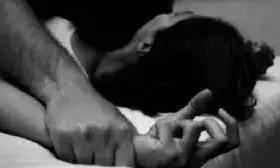 नशीला पदार्थ पिलाकर 13 बर्षीय नाबालिक लडकी के साथ दुष्कर्म,पुलिस आरोपी की तलाश मे जुटी नशीला पदार्थ पिलाकर 13 बर्षीय नाबालिक लडकी के साथ दुष्कर्म,पुलिस आरोपी की तलाश मे जुटी