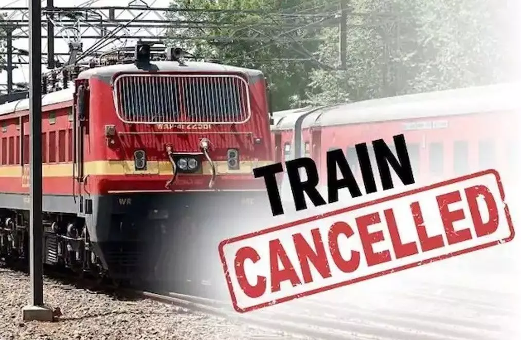 IRCTC Update: रेलवे ने रद्द की 160 से अधिक ट्रेनें, कहीं आपकी गाड़ी भी तो नहीं शामिल, जानें