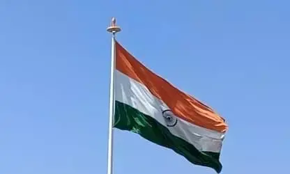 तिरंगा का व्यापार शुभ संकेत नहीं, मोदी जी सुनिए ये अपील तिरंगा का व्यापार शुभ संकेत नहीं, मोदी जी सुनिए ये अपील