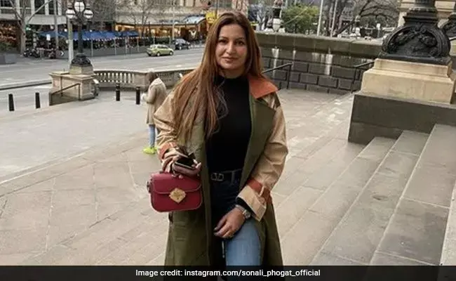 सोनाली फोगाट हत्या में हिरासत में लिए गए आरोपियों से गोवा पुलिस पूरी रात करती रही पूछताछ सोनाली फोगाट हत्या में हिरासत में लिए गए आरोपियों से गोवा पुलिस पूरी रात करती रही पूछताछ