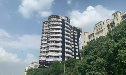 नोएडा के सेक्टर 93 A स्थित ट्विन टावर  कल  हो जाएगा जमीदोंज ,अतिंम जांच जारी