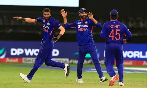 India vs Pak Match Live : हार्दिक पंड्या के आगे घुटने पर पाकिस्तान, 100 से पहले गिरे 5 विकेट, खुशदिल शाह भी OUT India vs Pak Match Live : हार्दिक पंड्या के आगे घुटने पर पाकिस्तान, 100 से पहले गिरे 5 विकेट, खुशदिल शाह भी OUT