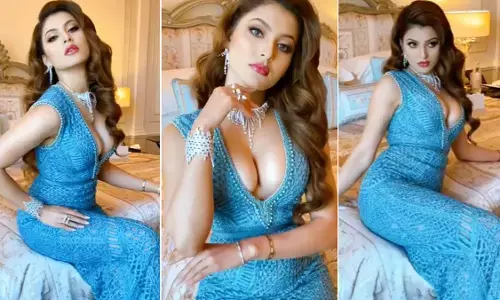 Urvashi Rautela Sexy Video Photos: Urvashi Rautela ने Hot ड्रेस में फोटो किया शेयर, सेक्सी लुक कर देगा घायल Urvashi Rautela Sexy Video Photos: Urvashi Rautela ने Hot ड्रेस में फोटो किया शेयर, सेक्सी लुक कर देगा घायल